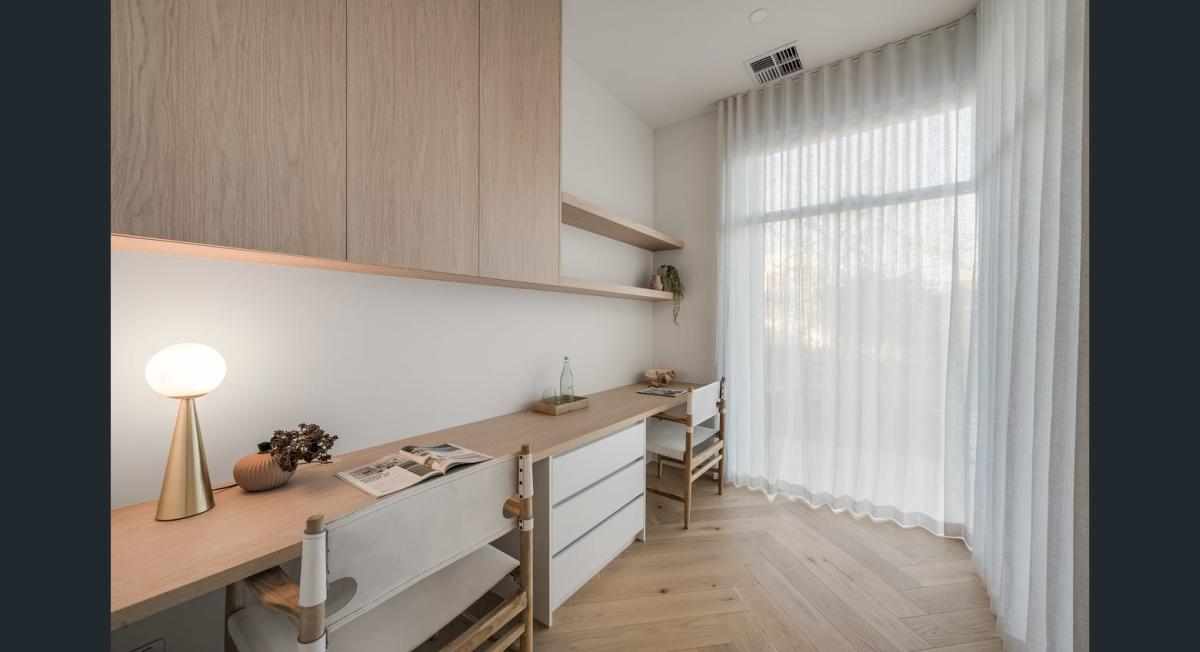 Sharpie Crescent - View 3